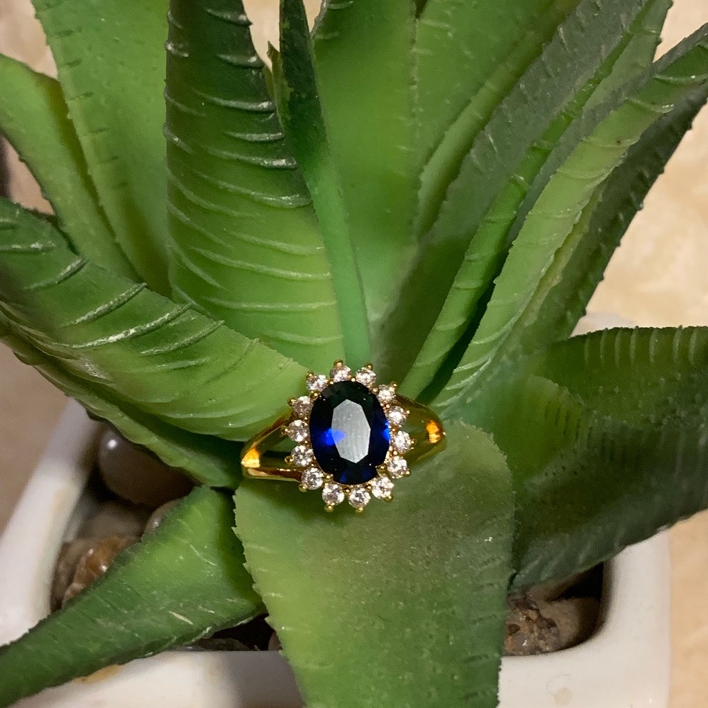 Stunning blue sapphire floral ring - Picture 3 of 8